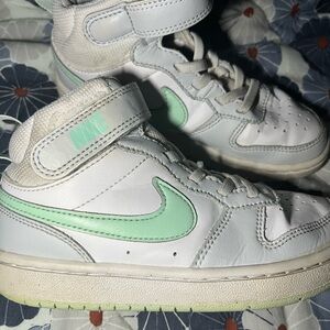 Nike Kids' Court Borough Mid 2 Toddler Size 12C Pure Platinum Mint Foam sneakers